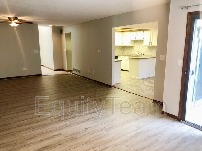 Building Photo - 7404 Timberview Dr