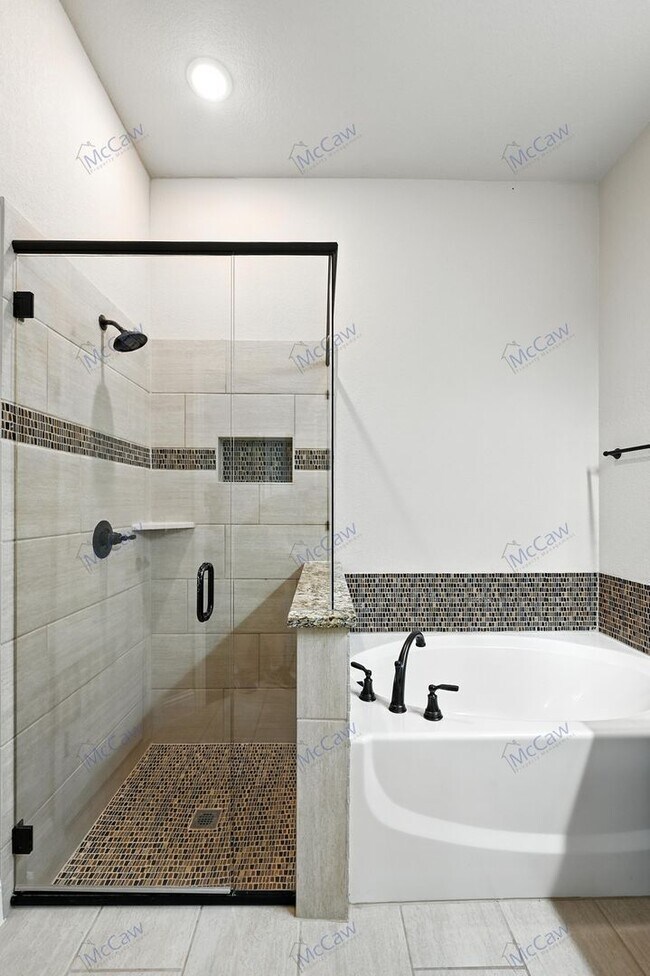 Building Photo - 3829 Honey Grove Dr