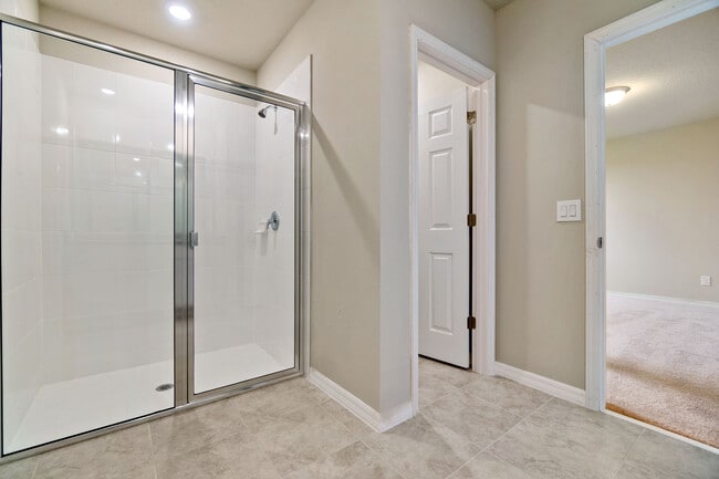 Building Photo - 121 Towns Cir