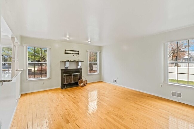 Building Photo - 24 Alton Dr