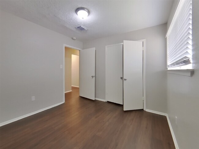 Building Photo - 11119 Daybreak Ln