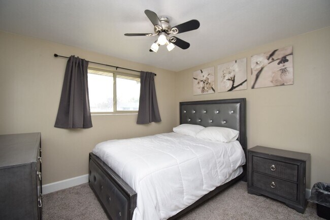 Building Photo - Updated 5 Bed West Valley Gem with Great Layout & Outdoor Living Space!!