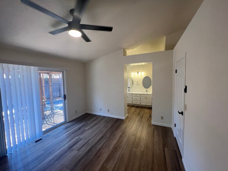 Building Photo - 206 Cayetano Dr