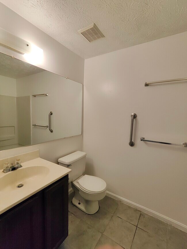 Building Photo - 2153 Wainwright Ct