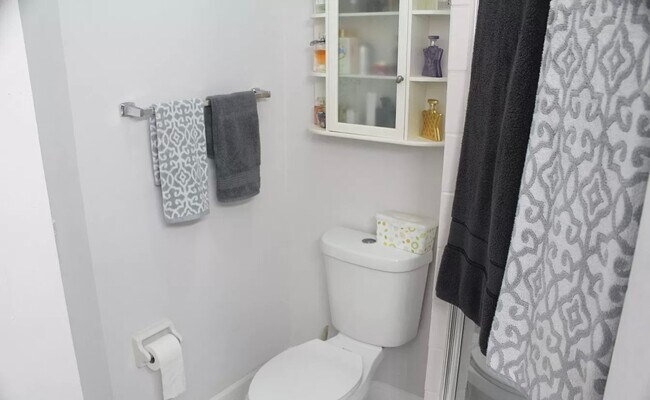 Building Photo - 737 Landover Ct