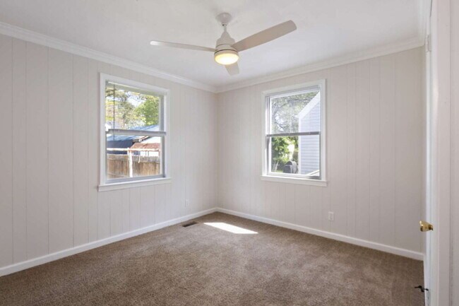 Building Photo - Welcome to So No