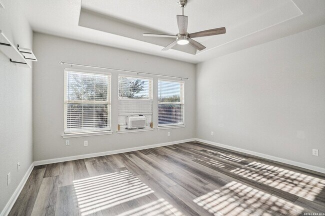 Building Photo - 6413 Von Rosk