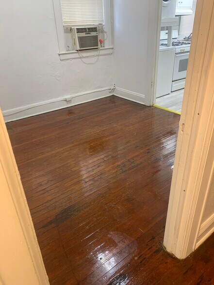 Building Photo - 1410 Watts St