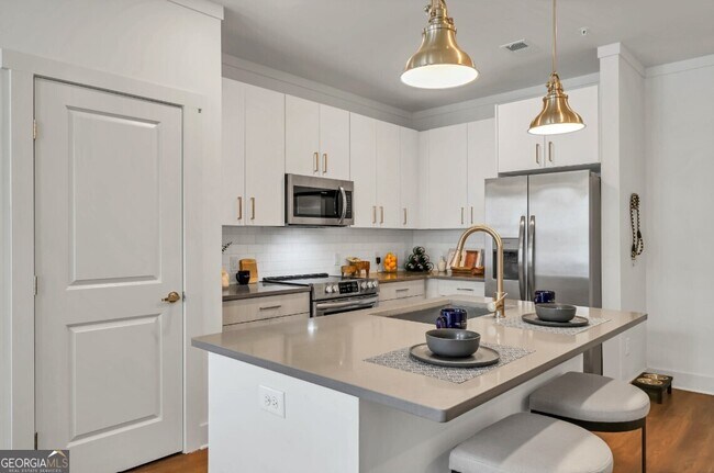 Building Photo - 300 Prominence Point Pkwy