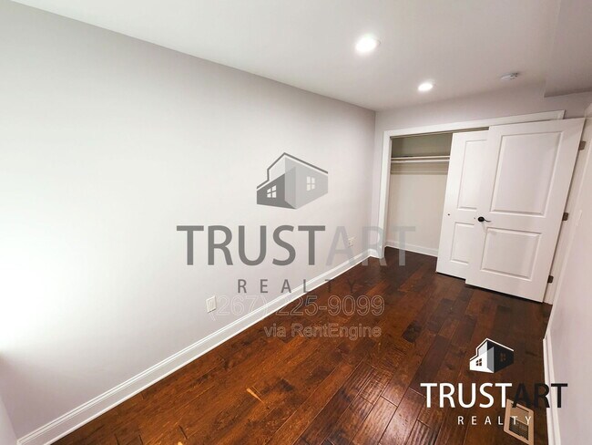 Building Photo - 2225 N Hancock St