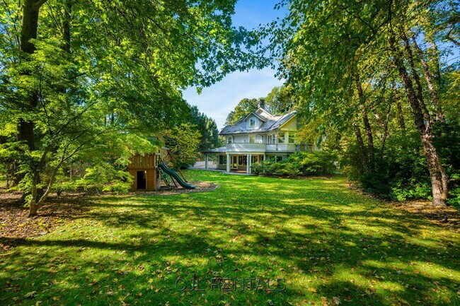 Building Photo - 29 Merrill Rd