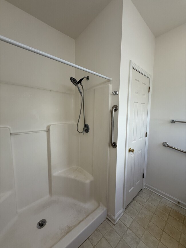 Building Photo - 232 Rutledge Ave