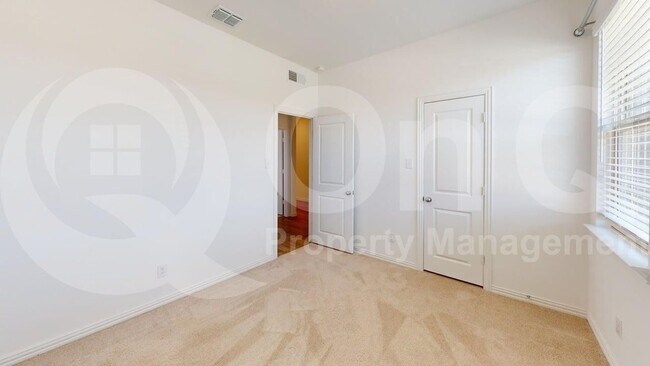 Building Photo - 936 Longleaf Ln