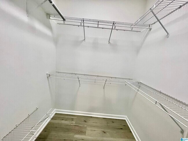 Building Photo - 5241 Cottage Cir