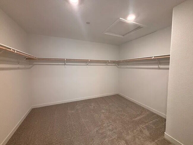 Building Photo - Spacious 5-Bedroom Retreat with 3 Full Baths in Charming Elk Grove