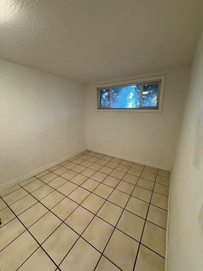 Building Photo - 2303 Taylor Ave