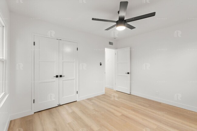Building Photo - Newly REMODELED large 4 bed / 4 bath home w/ family room, private bonus room / home office, and "...