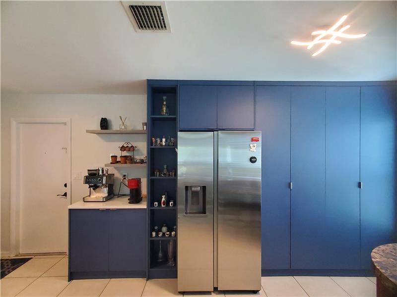 Building Photo - 558 SE 27th Terrace