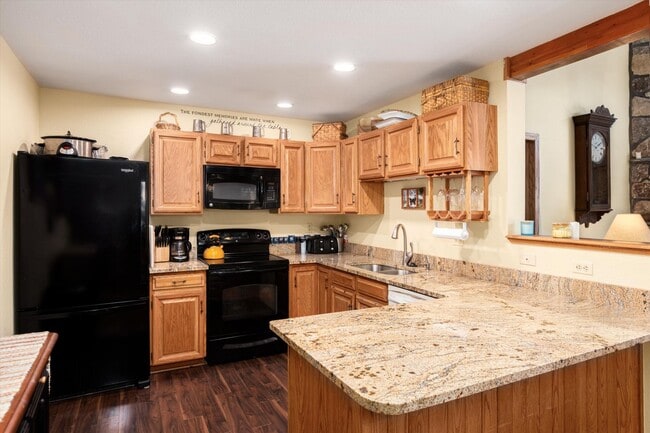 Building Photo - Silverthorne Condo – Winter Seasonal Lease...