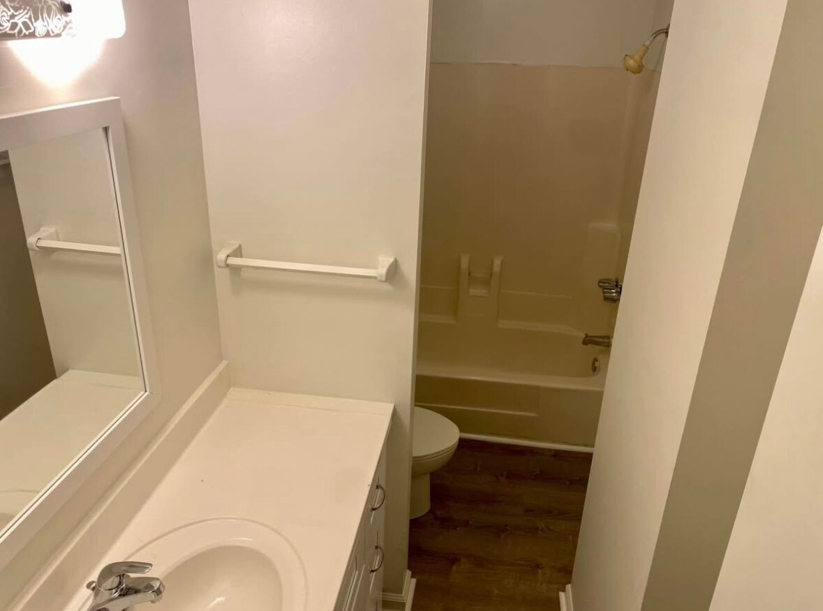 Building Photo - 4820 Catskill Dr