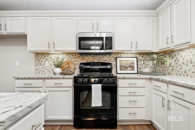 Building Photo - 4712 S Glenmere Way