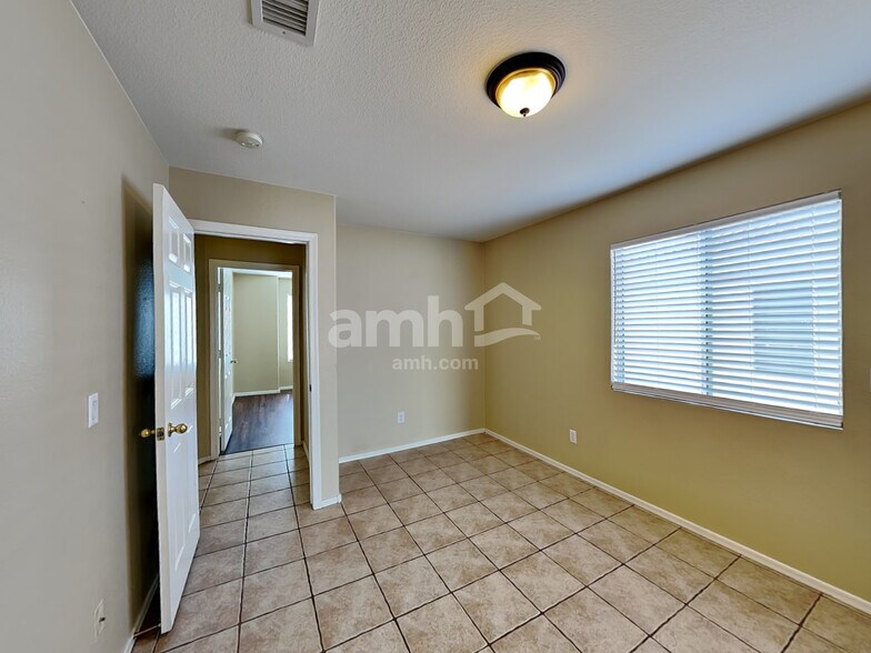 Building Photo - 18078 N 113th Ave