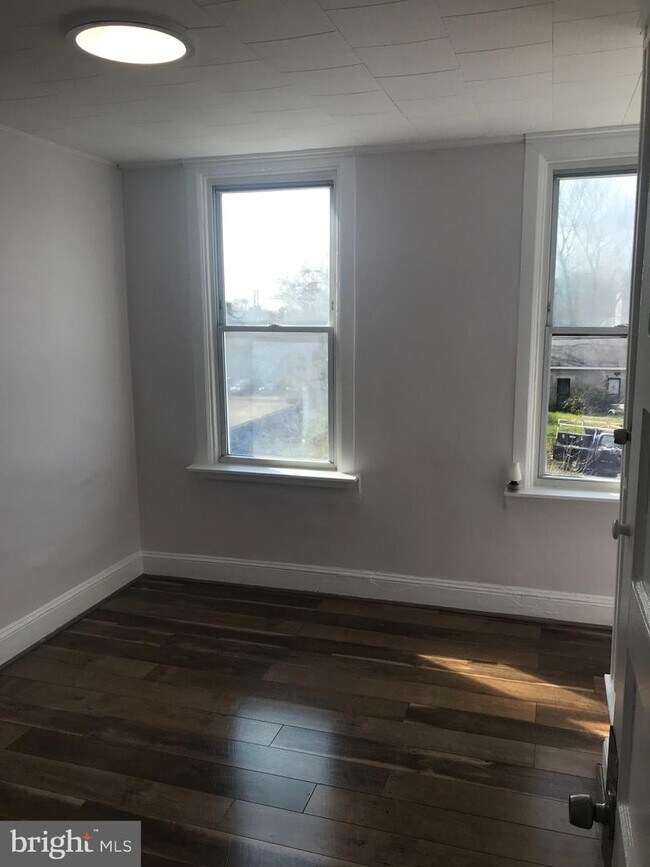 Building Photo - 1522 Plum St