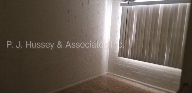 Building Photo - 3rd Ave and Camelback