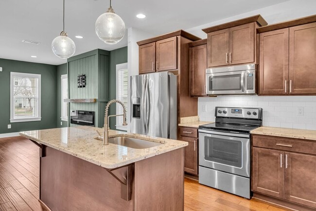 Building Photo - Cottage Park Home