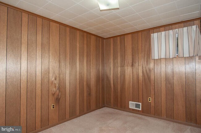 Building Photo - 5950 Clames Dr