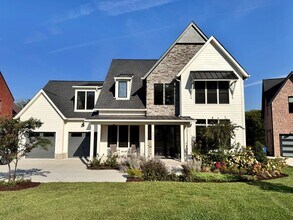 Building Photo - Like New 4 Bedroom Luxury Home in Franklin TN