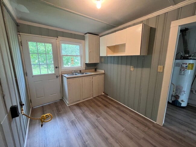 Building Photo - 620 Cleveland Ave