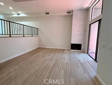 Building Photo - 5345 White Oak Ave