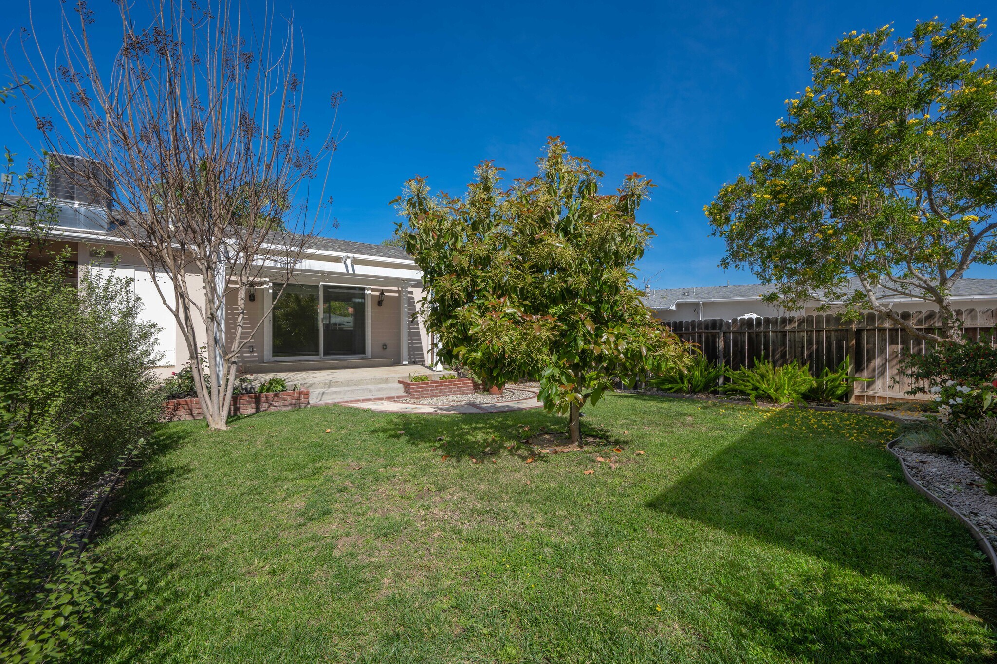 Building Photo - 5935 W 79th St