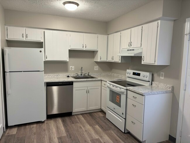 Newly renovated kitchen - 7320 Fall Creek Ln