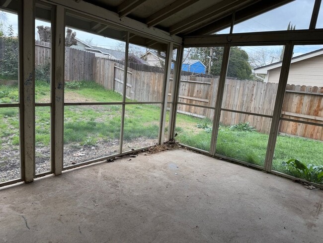 Building Photo - Remodeled 3 bedroom 1 bath house