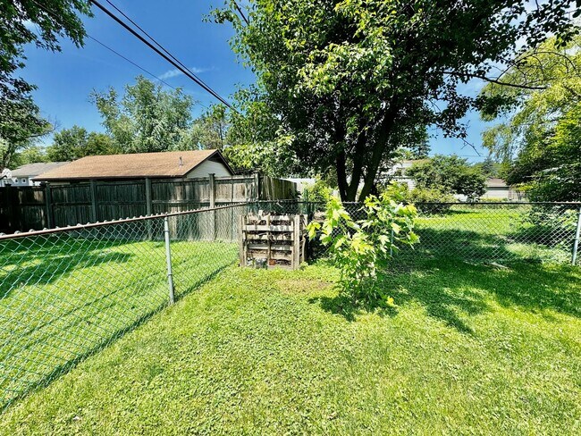 Building Photo - Home in Villa Park