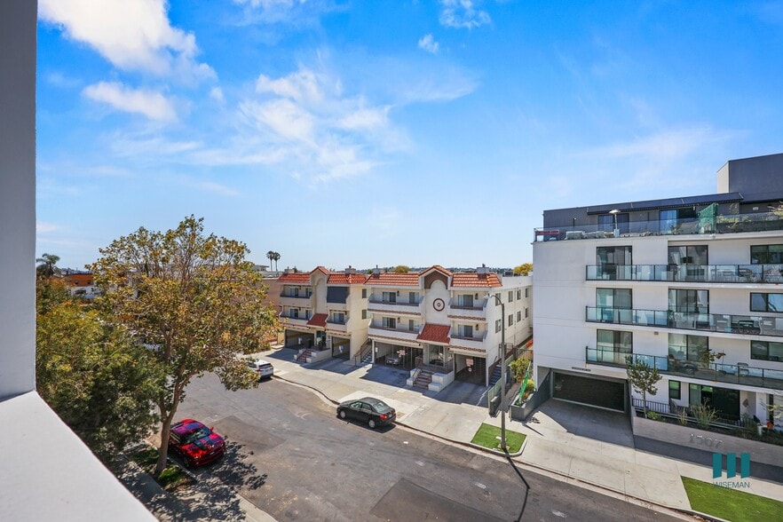 Building Photo - Hi Point Terrace by Wiseman