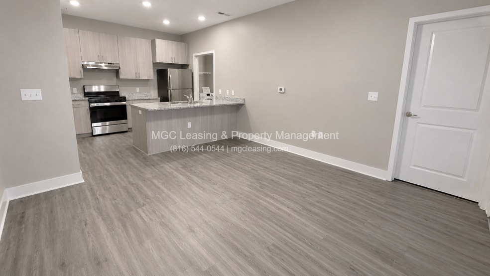 Building Photo - 5710 NE 80th Ter
