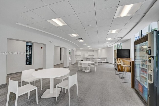 Building Photo - 600 Three Islands Boulevard