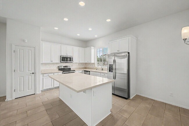 Building Photo - 2540 N 149th Ave