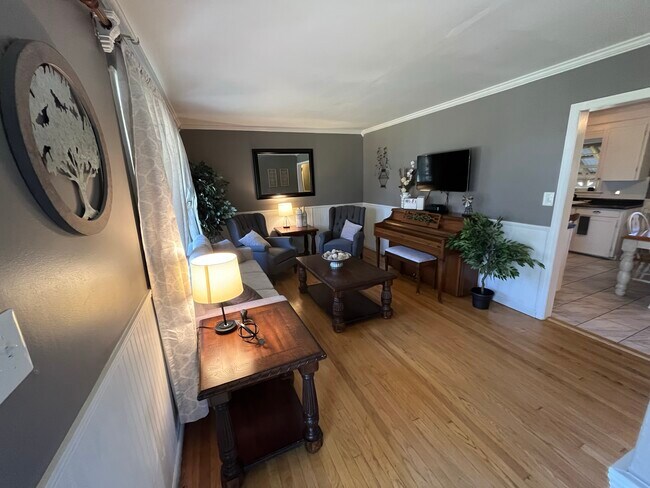 Building Photo - 2925 Center St