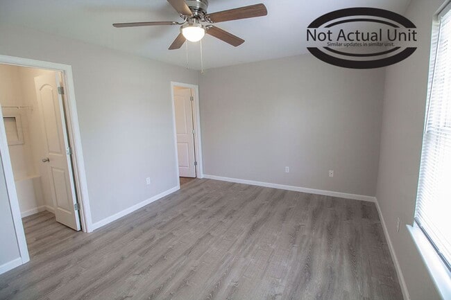 Building Photo - 5313-5315 Currituck Lane