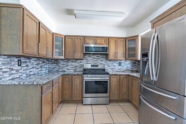 Building Photo - 11516 Meadowbrook Dr