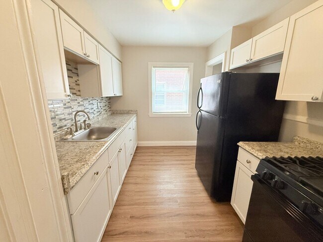 Building Photo - Renovated 3-Bedroom Home – We Welcome Sect...