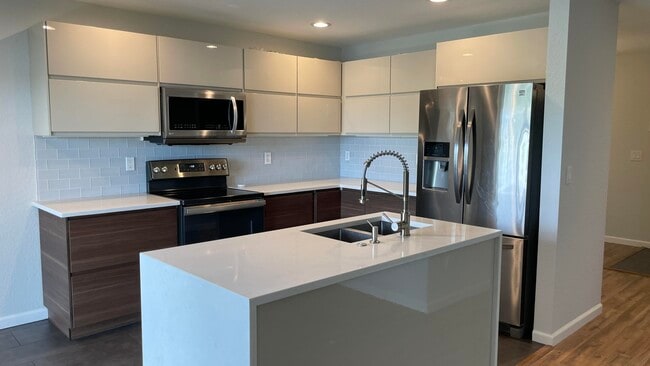 Building Photo - 6722 Duval Ave