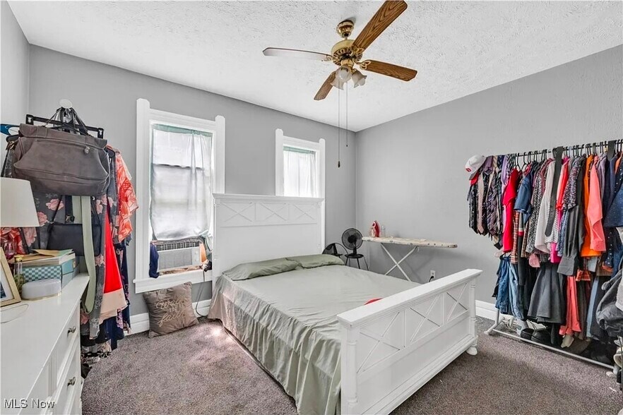 Building Photo - 504 W 21st St