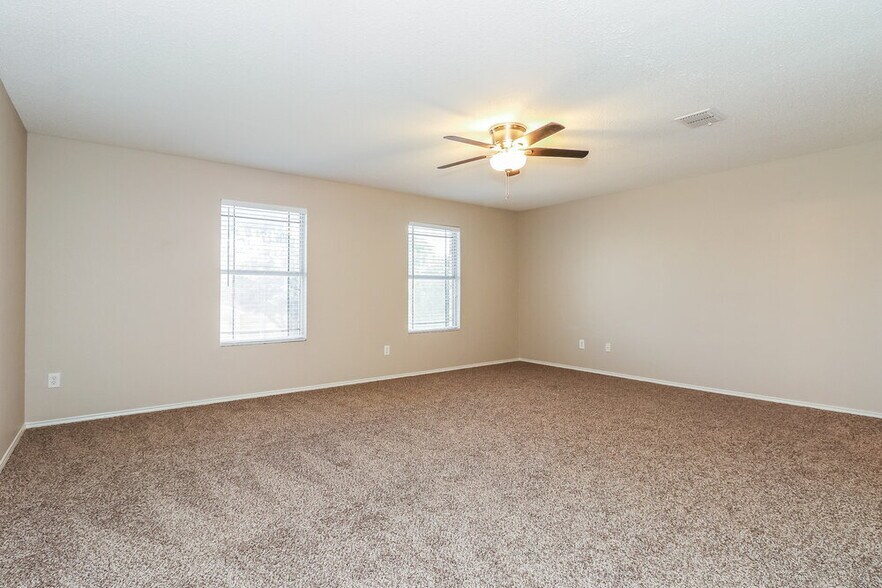 Building Photo - 8728 Polo Dr
