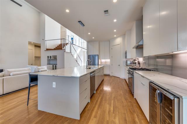 Building Photo - 3925 Lively Ln