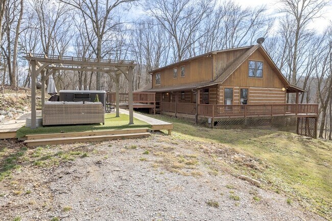 Building Photo - 1762 Burke Hollow Rd